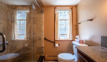 7 High St, Brandon, VT 05733