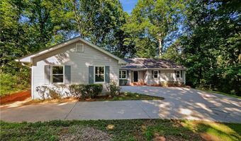 4488 Hidden Oaks Dr, Flowery Branch, GA 30542