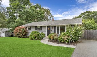 12 Arrowhead Rd, Bellingham, MA 02019