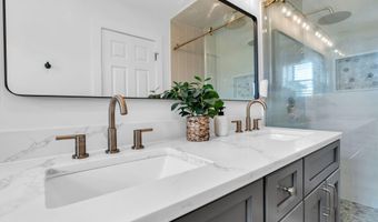 20 Hannah Lee Rd, Barnegat, NJ 08005