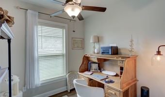 50 High Water Dr, Benton, LA 71006