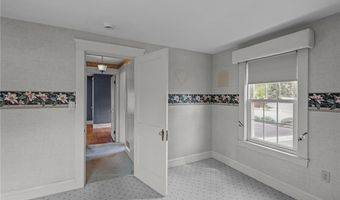 157 Schuyler St, East Providence, RI 02914
