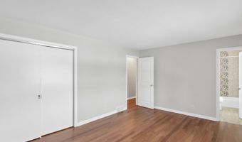 1405 Surrey Ln, Algonquin, IL 60102