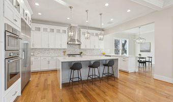 2150 N STAFFORD St, Arlington, VA 22207