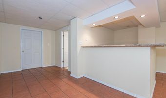 925 Westrun Dr, Ballwin, MO 63021