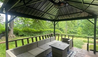 80 Forest Rd, Ambridge, PA 15003