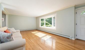 70 High Ridge Dr, Cumberland, RI 02864