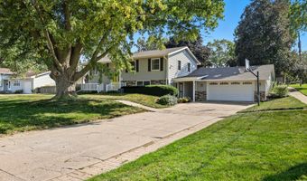 1519 Greene St, Adel, IA 50003