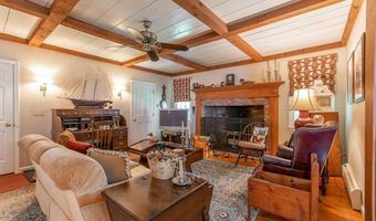 92 Forest Rd, Agawam, MA 01001