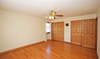 2405 E Miner St, Arlington Heights, IL 60004