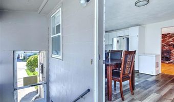 8 Ashby St, Johnston, RI 02919