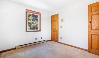 8 Pine Acres Rd, Amherst, NH 03031