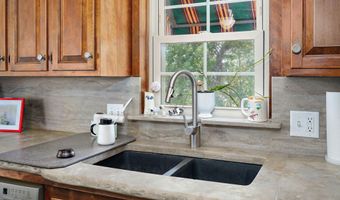 7681 N Farm Road 43, Ash Grove, MO 65604