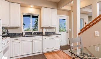 16440 Chasewood Ln, Anchorage, AK 99516