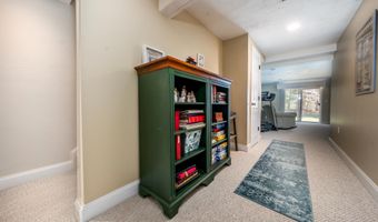 8 Hollyhock Knoll Ct 8, Bourne, MA 02532