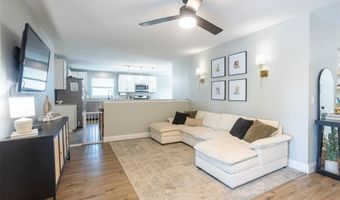 531 Charoak Dr, Ballwin, MO 63021