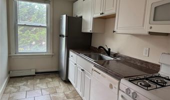 38 Freebody St 208, Newport, RI 02840