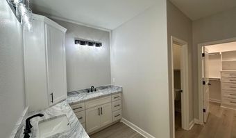 1001 Duke Dr, Bauxite, AR 72011