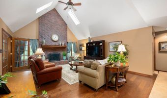 6575 Robin Hood Dr, Indianapolis, IN 46227