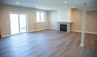 2282 Helle Dr, Asbury, IA 52002
