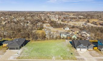 818 Evans View Dr, Adel, IA 50003