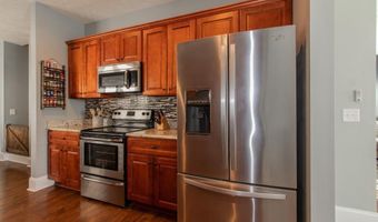 121 Lightwater Dr, Aberdeen, NC 28315