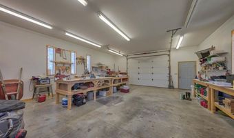 29 Mountain Dr, Cody, WY 82414