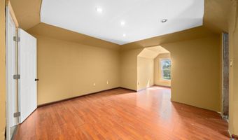 411 N 6th St, Beresford, SD 57004