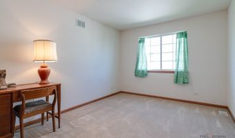 1094 Holly Dr, Antioch, IL 60002