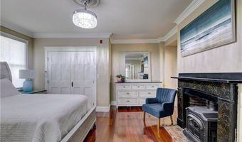 35 Pelham St A, Newport, RI 02840