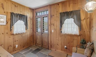 5 Old Manchester Rd, Amherst, NH 03031