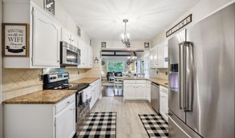 7600 CHARLESTON Dr, Bethesda, MD 20817