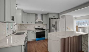 5 Katherine Dr, Johnston, RI 02919