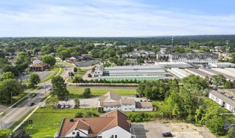 4588 Kenny Rd, Columbus, OH 43220