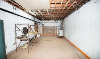 635 W Main St, Branford, CT 06405