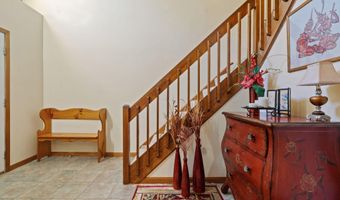 38 Woodside Dr, Albany, NY 12208