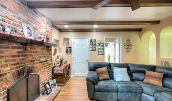2 CLARK Dr, Barrington, NJ 08007