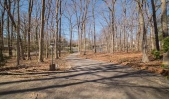 4313 WOODLARK Dr, Annandale, VA 22003