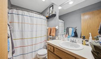 208 13th St SW, Altoona, IA 50009