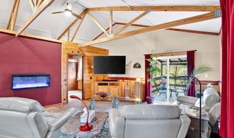 1026 Captain Ave, Aurora, MO 65605