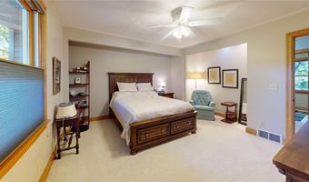 3840 CHAPEL HILL Dr, Erie, PA 16506