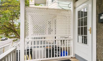 687 Myrtle Ave, Albany, NY 12208