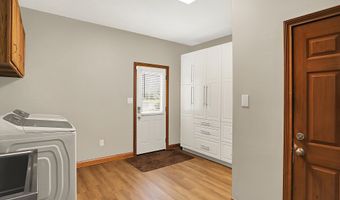 369 Rodeo Dr, Indianapolis, IN 46217