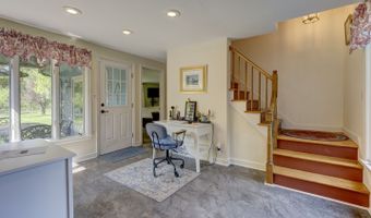 121 Sunset Ln, Berlin, CT 06037