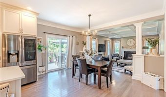 59 Camden Ln, Cranston, RI 02921