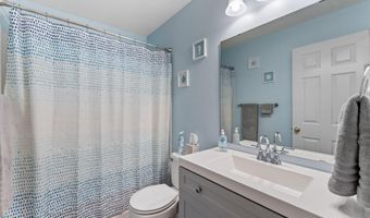 6738 158th St W, Apple Valley, MN 55124