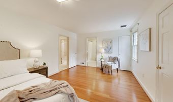 4238 50TH St NW, Washington, DC 20016