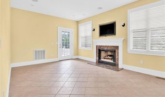 75 Wood St, Bristol, RI 02809