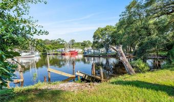 13745 Seaman Ave, Bayou La Batre, AL 36509