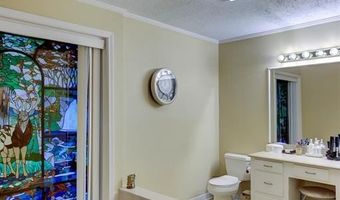 176 Madonna Dr, Benton, LA 71006